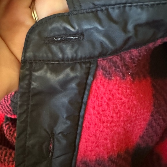 Columbia Red and Black Plaid Fleece Shirt Button Up Jacket - Picture 8 of 8